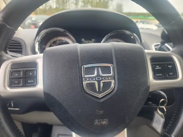 2016 DODGE GRAND CARAVAN CREW - Photo 16