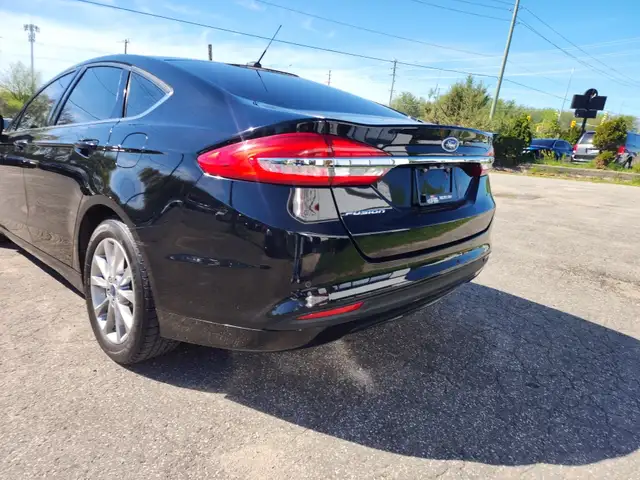 2017 FORD FUSION SE - Photo 4