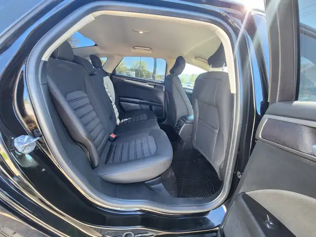 2017 FORD FUSION SE - Photo 11