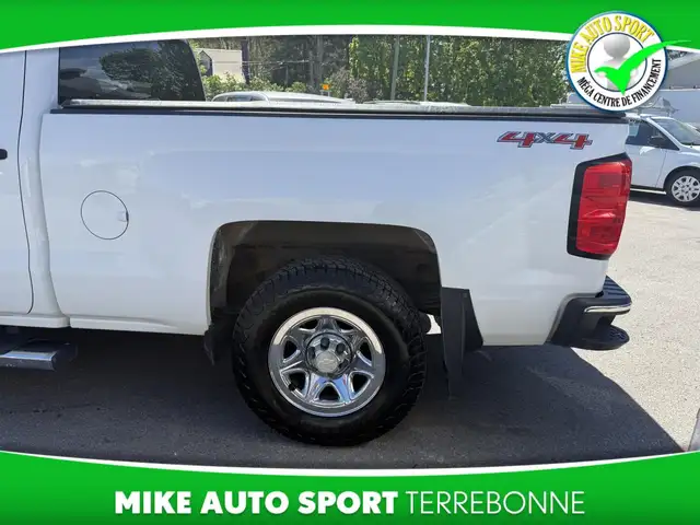 Chevrolet Silverado 1500 Work Truck cabine multiplace 4RM avec 1 - Photo 3