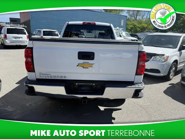 Chevrolet Silverado 1500 Work Truck cabine multiplace 4RM avec 1 - Photo 4
