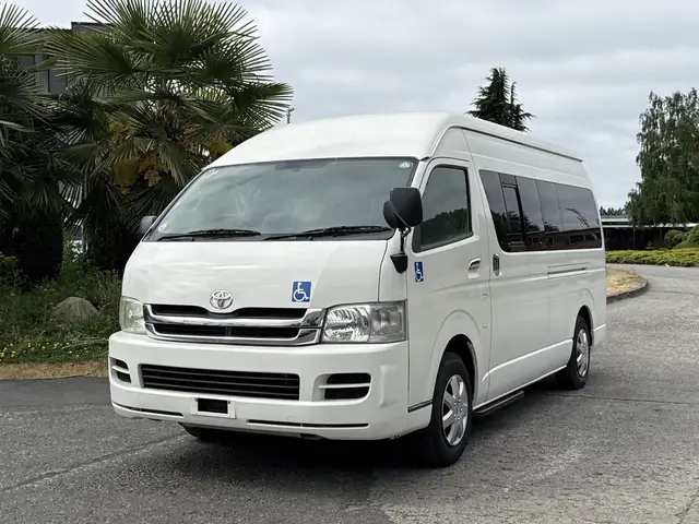 2009 Toyota Hiace 8 Passenger Wheelchair Lift Van JDM - Photo 4