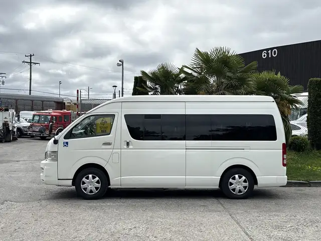2009 Toyota Hiace 8 Passenger Wheelchair Lift Van JDM - Photo 6