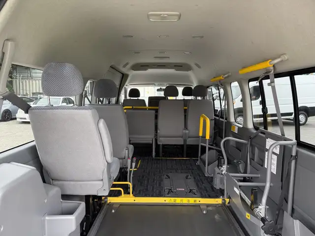 2009 Toyota Hiace 8 Passenger Wheelchair Lift Van JDM - Photo 14