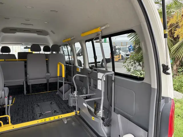 2009 Toyota Hiace 8 Passenger Wheelchair Lift Van JDM - Photo 15