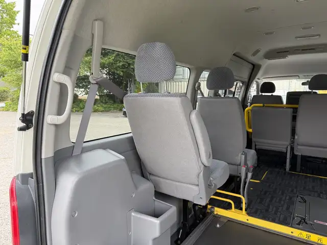 2009 Toyota Hiace 8 Passenger Wheelchair Lift Van JDM - Photo 16