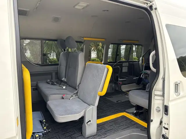 2009 Toyota Hiace 8 Passenger Wheelchair Lift Van JDM - Photo 24