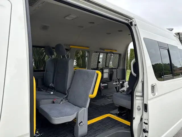 2009 Toyota Hiace 8 Passenger Wheelchair Lift Van JDM - Photo 27