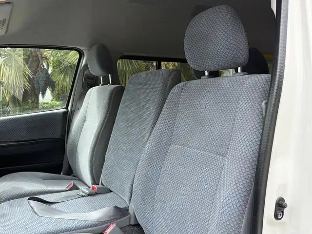 2009 Toyota Hiace 8 Passenger Wheelchair Lift Van JDM - Photo 30