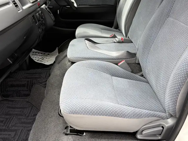 2009 Toyota Hiace 8 Passenger Wheelchair Lift Van JDM - Photo 31
