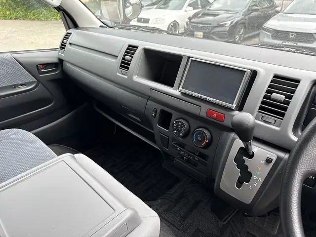 2009 Toyota Hiace 8 Passenger Wheelchair Lift Van JDM - Photo 43
