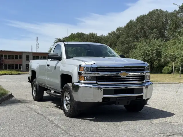 2016 Chevrolet Silverado 2500HD 4x4 Single Cab Long Bed V8 - Photo 2