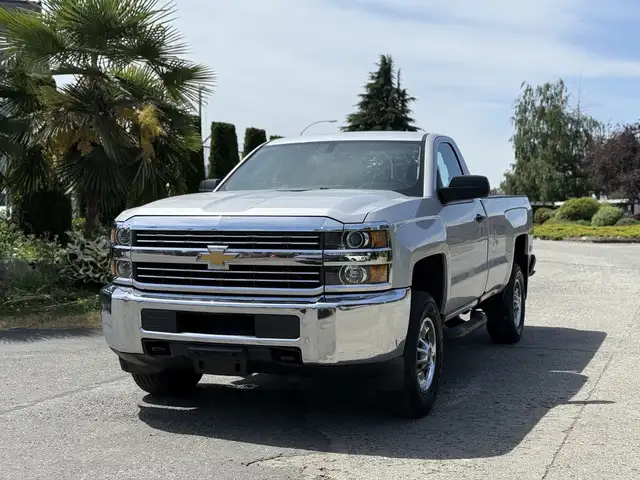 2016 Chevrolet Silverado 2500HD 4x4 Single Cab Long Bed V8 - Photo 4