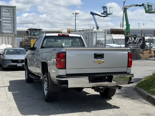 2016 Chevrolet Silverado 2500HD 4x4 Single Cab Long Bed V8 - Photo 8
