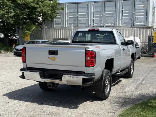 2016 Chevrolet Silverado 2500HD 4x4 Single Cab Long Bed V8 - Photo 10