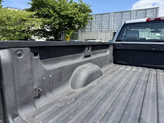 2016 Chevrolet Silverado 2500HD 4x4 Single Cab Long Bed V8 - Photo 25