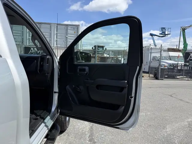 2016 Chevrolet Silverado 2500HD 4x4 Single Cab Long Bed V8 - Photo 28