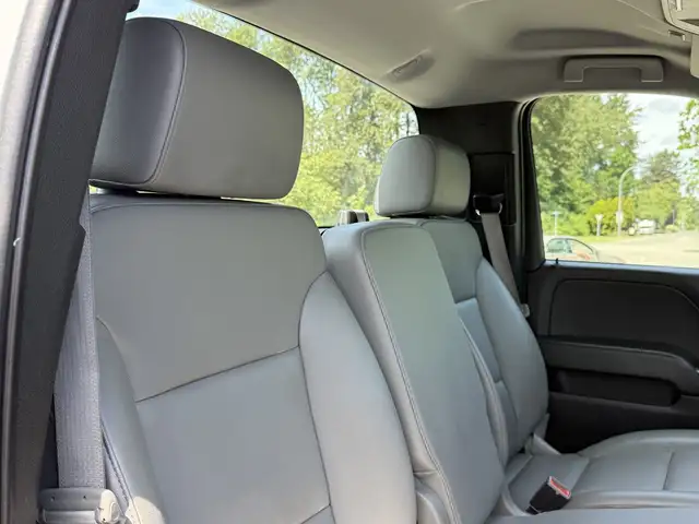 2016 Chevrolet Silverado 2500HD 4x4 Single Cab Long Bed V8 - Photo 32