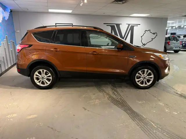 2017 Ford Escape 4WD 4dr SE, 13 DEALER SERVICE RECORDS - Photo 4