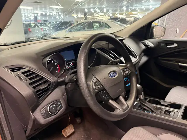 2017 Ford Escape 4WD 4dr SE, 13 DEALER SERVICE RECORDS - Photo 14