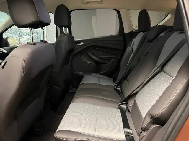 2017 Ford Escape 4WD 4dr SE, 13 DEALER SERVICE RECORDS - Photo 17