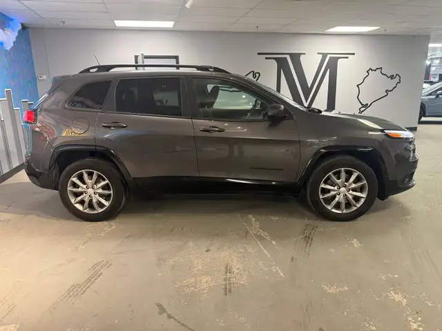 2018 Jeep Cherokee North Special Edition 4x4 , 24 DEALER SERVICE - Photo 6