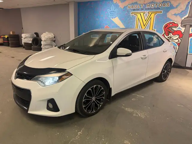 2015 Toyota Corolla 4dr Sdn Man