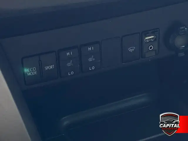2018 Toyota RAV4 LE - Photo 13