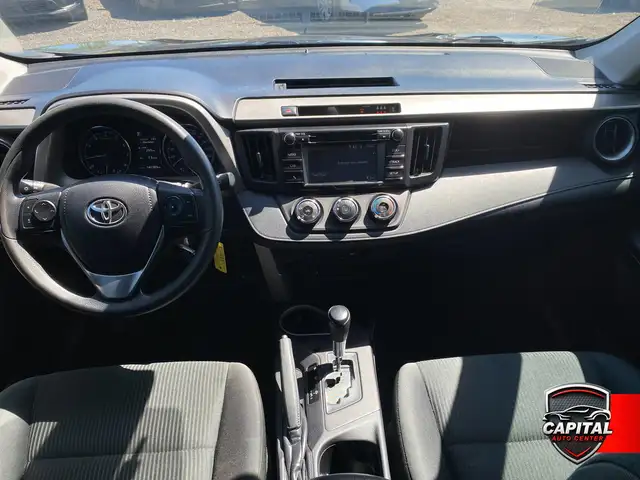 2018 Toyota RAV4 LE - Photo 14
