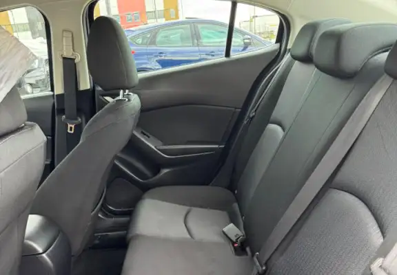 2015 Mazda MAZDA3 GX Sedan : Well Serviced - Photo 9