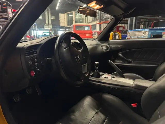 2004 Honda S2000 | Soft Top Convertible | 6-Speed Manual | - Photo 4