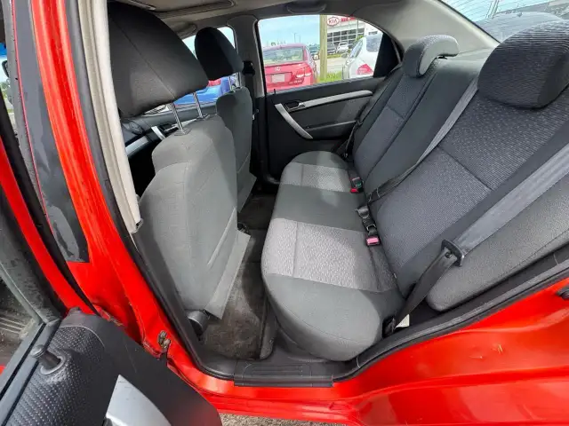 2009 Chevrolet Aveo AS IS, LT, DRIVES GREAT, LIGHT FRONT END DAM - Photo 10