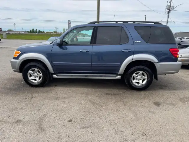 2001 Toyota Sequoia AS IS, SR5, WELL SERVICED, NO ACCIDENTS - Photo 2