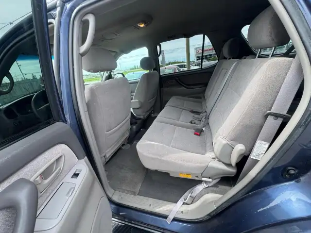 2001 Toyota Sequoia AS IS, SR5, WELL SERVICED, NO ACCIDENTS - Photo 10