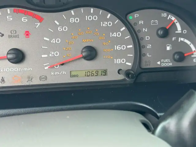 2001 Toyota Sequoia AS IS, SR5, WELL SERVICED, NO ACCIDENTS - Photo 14