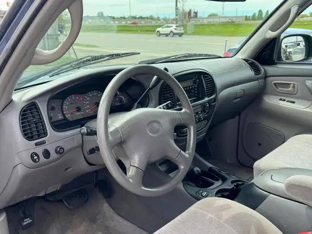 2001 Toyota Sequoia AS IS, SR5, WELL SERVICED, NO ACCIDENTS - Photo 15