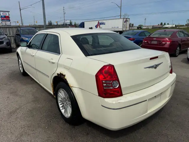 2008 Chrysler 300 AS IS, WELL MAINTAINED, NO ACCIDENTS, HAS RUST - Photo 3