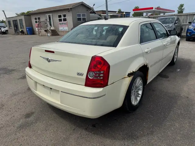 2008 Chrysler 300 AS IS, WELL MAINTAINED, NO ACCIDENTS, HAS RUST - Photo 5