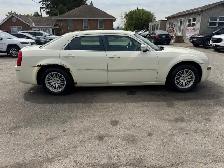 2008 Chrysler 300 AS IS, WELL MAINTAINED, NO ACCIDENTS, HAS RUST - Photo 6