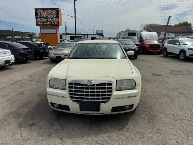 2008 Chrysler 300 AS IS, WELL MAINTAINED, NO ACCIDENTS, HAS RUST - Photo 8