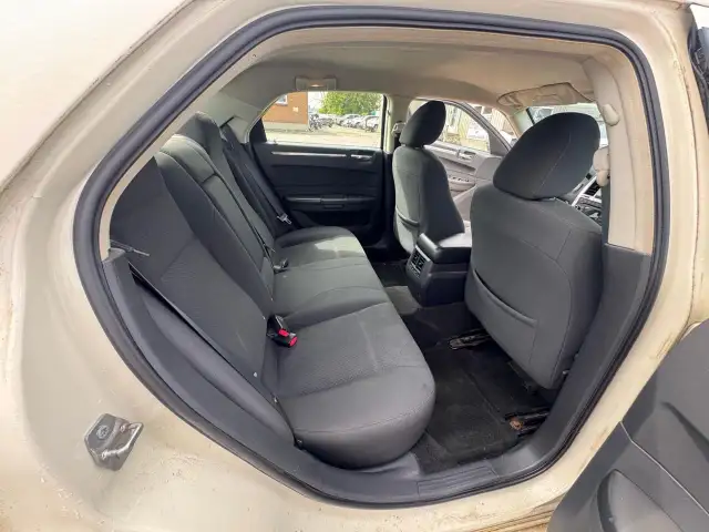 2008 Chrysler 300 AS IS, WELL MAINTAINED, NO ACCIDENTS, HAS RUST - Photo 10