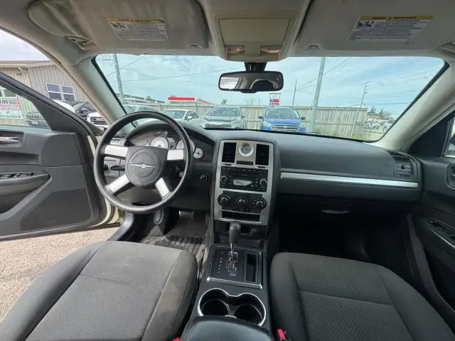 2008 Chrysler 300 AS IS, WELL MAINTAINED, NO ACCIDENTS, HAS RUST - Photo 13