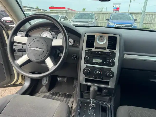 2008 Chrysler 300 AS IS, WELL MAINTAINED, NO ACCIDENTS, HAS RUST - Photo 14