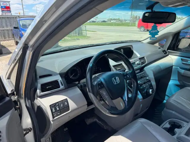 2012 Honda Odyssey AS IS, Touring, POWER STEERING ISSUE, RUNS GO - Photo 13