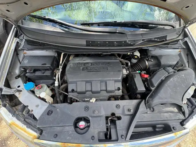 2012 Honda Odyssey AS IS, Touring, POWER STEERING ISSUE, RUNS GO - Photo 16