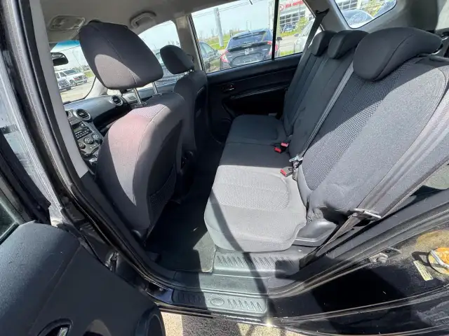 2012 Kia Rondo AS IS, EX, RUNS AND DRIVES WELL, HAS RUST - Photo 10