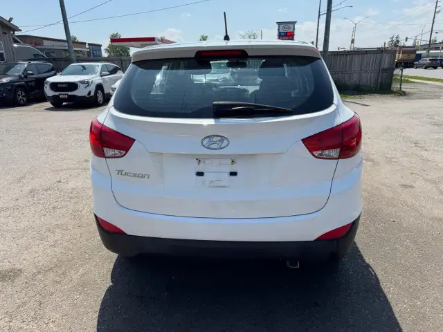 2015 Hyundai Tucson GL, SUV, MANUAL, ONLY 115KMS, 4 CYL, CERTIFI - Photo 4