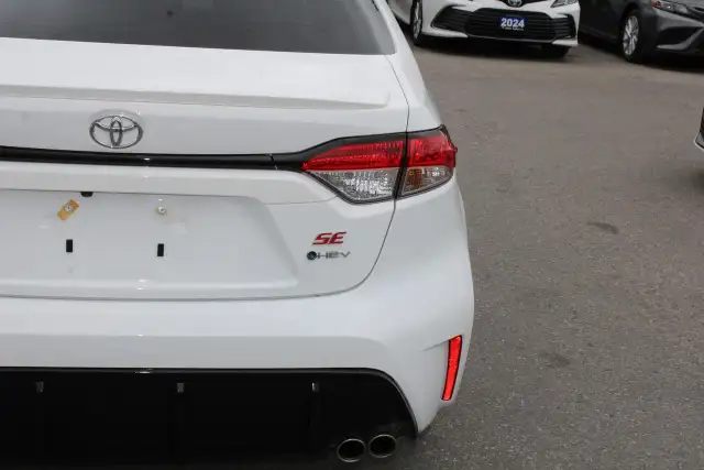 2026 Toyota Corolla Hybrid SE CVT AWD - Photo 14