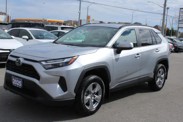 2025 Toyota RAV4 XLE - Photo 2