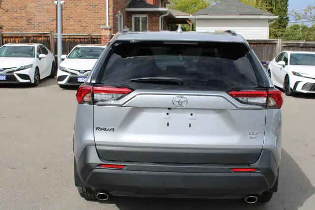 2025 Toyota RAV4 XLE - Photo 3